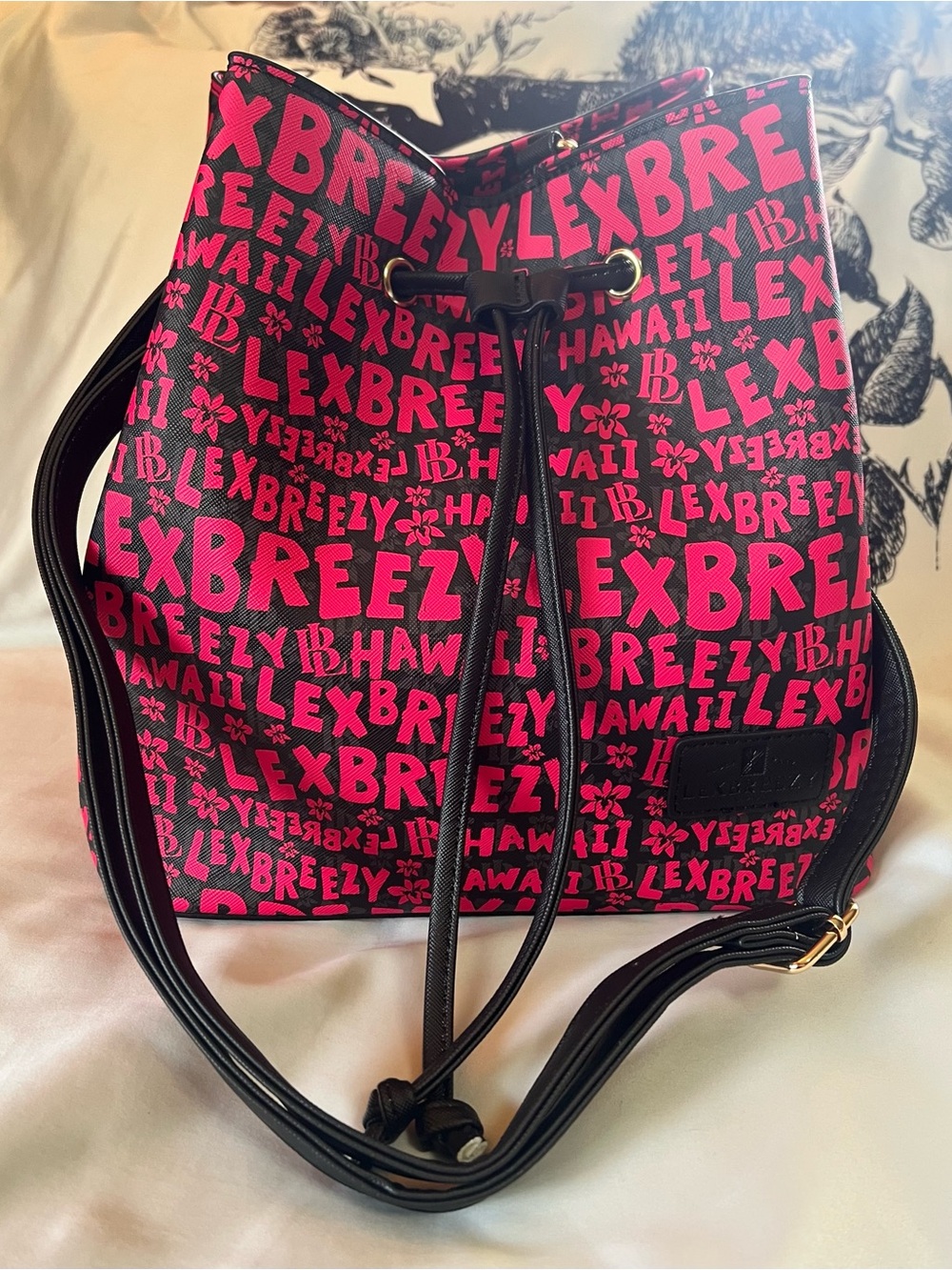 LexBreezy Breezy Graffiti Pakeke Bag, BNWOT